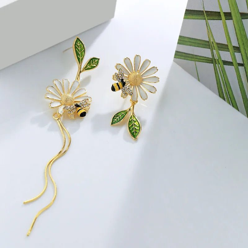 Asymmetric Long Tassel Earrings Design Daisy Series Flower Bee Painting Oil Leaf Unusual Style For Women - RYZZ