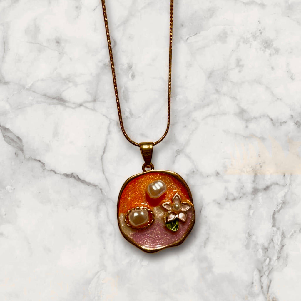 Floral Motif Pearl Golden Anti Tarnish Pendant Clasp Necklace - RYZZ