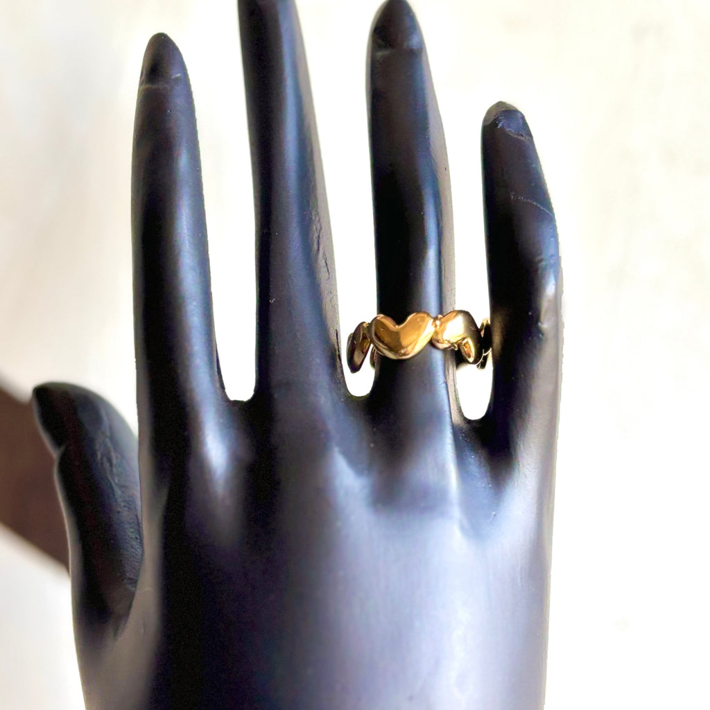 Solid Hearts That Cover Your Ring Finger Anti Tarnish Ring - RYZZ