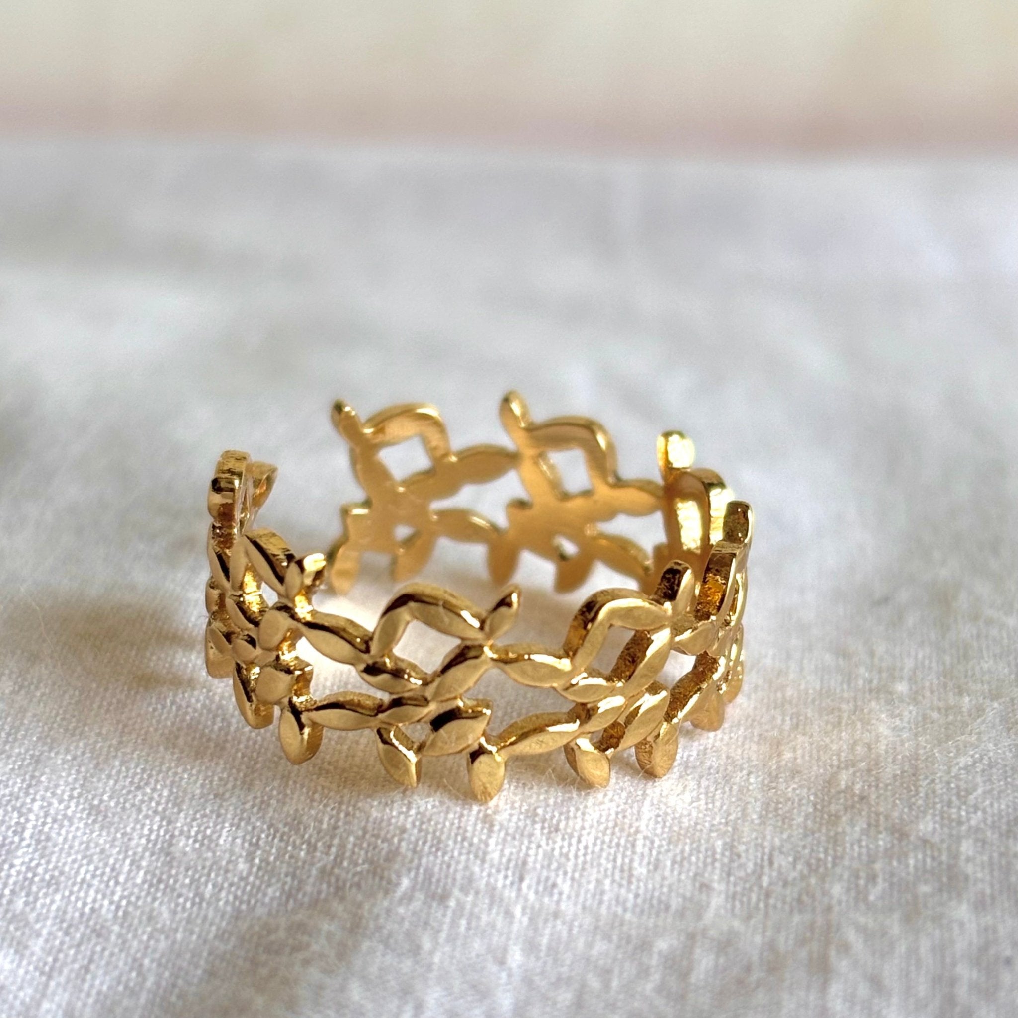 Abstract Pattern Ring Band in Anti Tarnish Material for Daily Wear - RYZZ