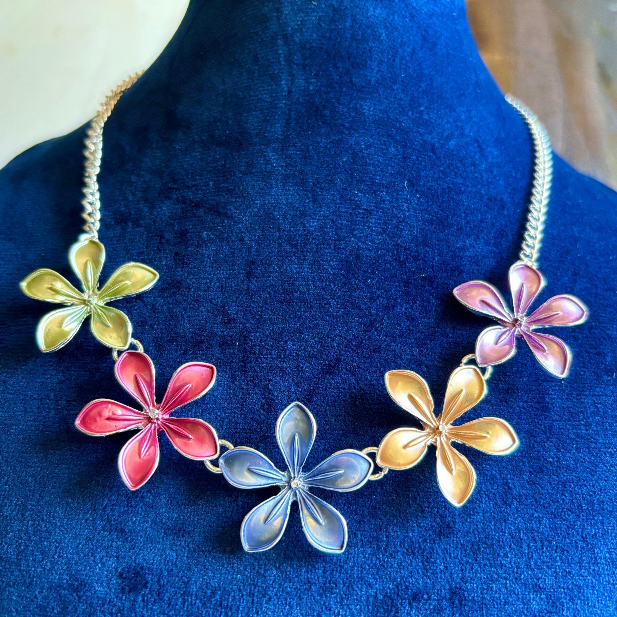 Multi Color Flowers Statement Necklace in Brass Korean Fresh Design - RYZZ