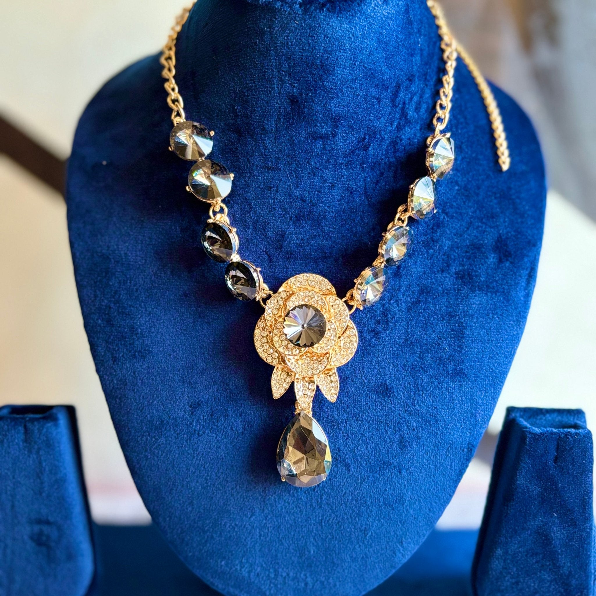 Black Colour Crystal Bold Statement Necklace Golden Tone - RYZZ