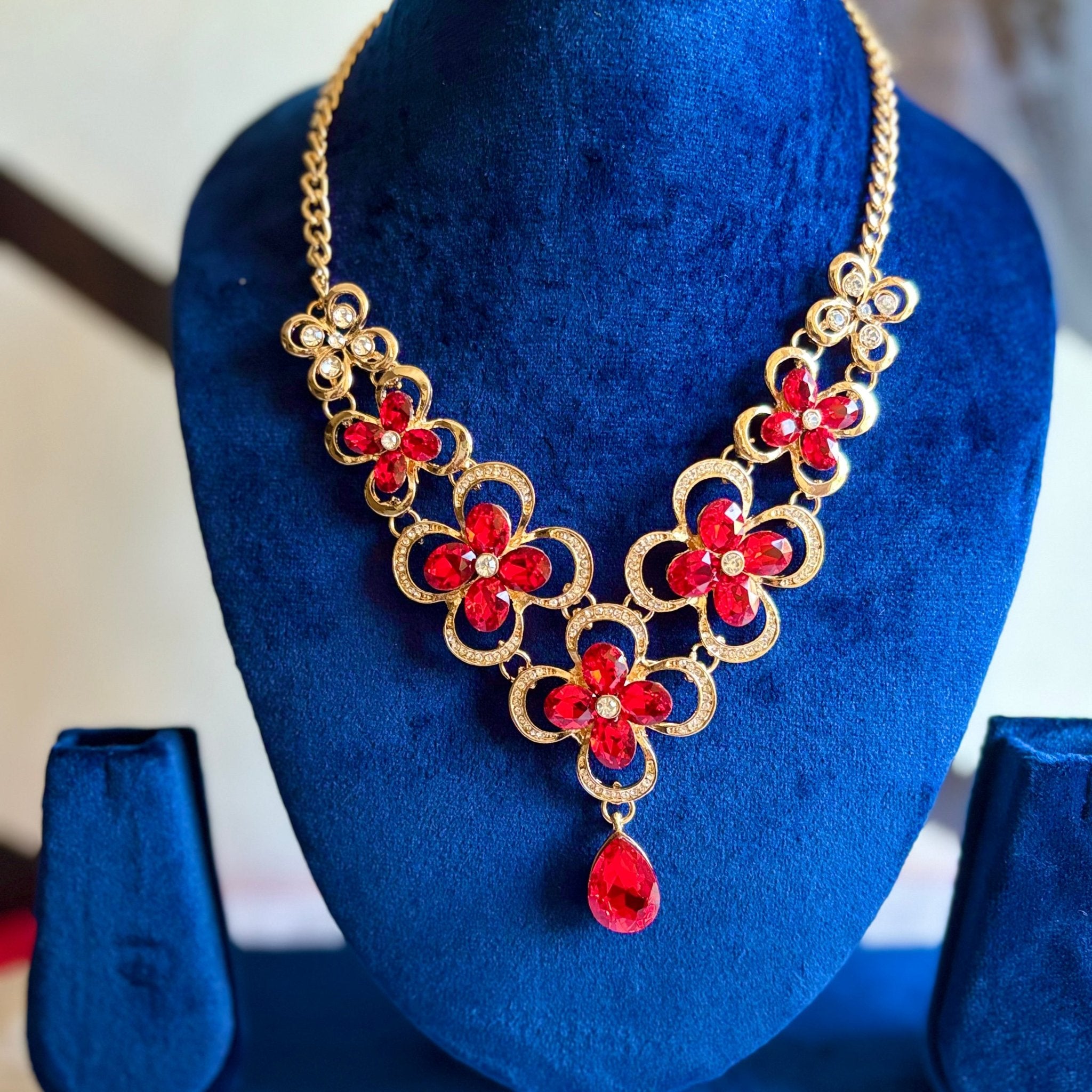 Red Chunky Floral Pattern Bold Brass Statement Necklace Party Wear Neck Piece - RYZZ
