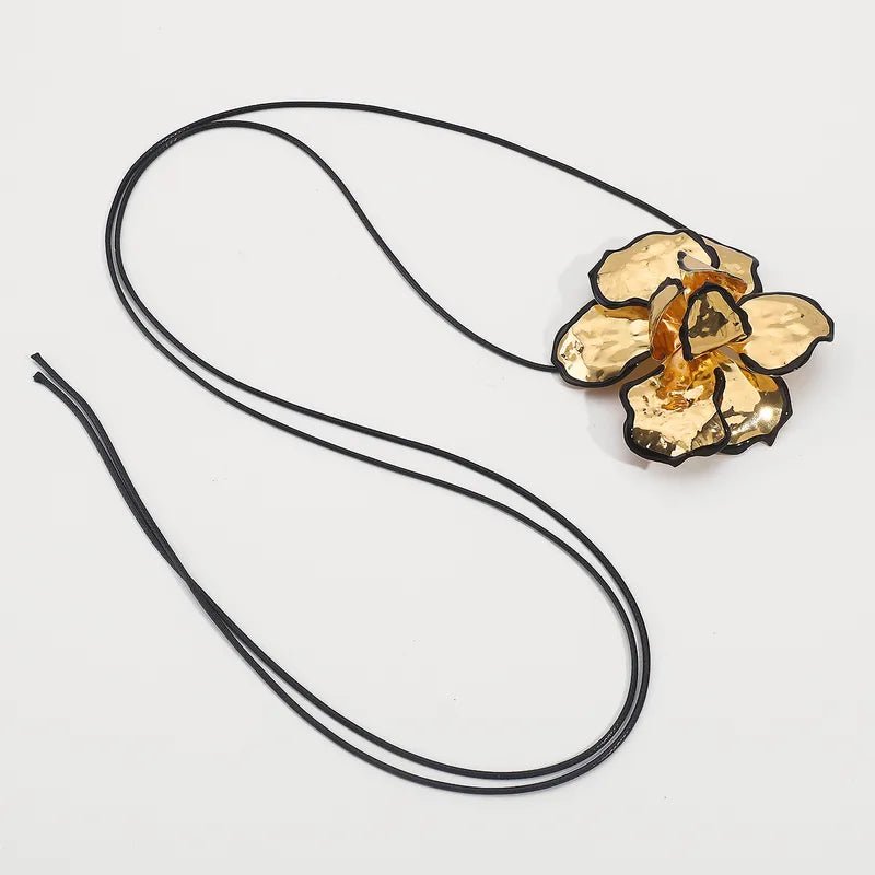 Vintage Style Flower Wax Line Iron Choker Gold Plating Statement Necklace - RYZZ