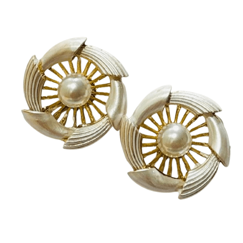 White Wheel Shaped Gold Plated Alloy Stud Earrings with Pearl Center - RYZZ