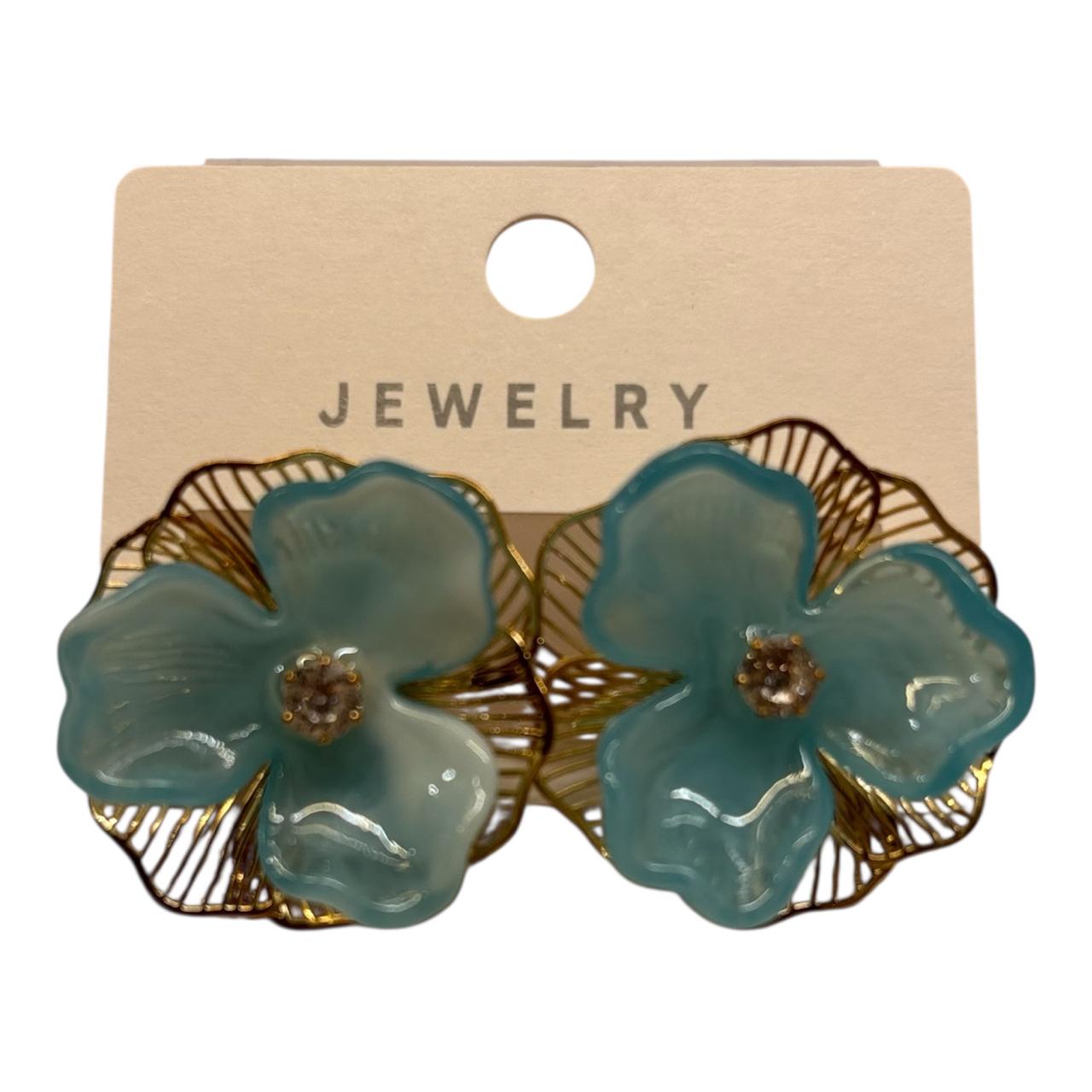 Translucent floral design Korean metal Earrings which gives you a stunning look - RYZZ